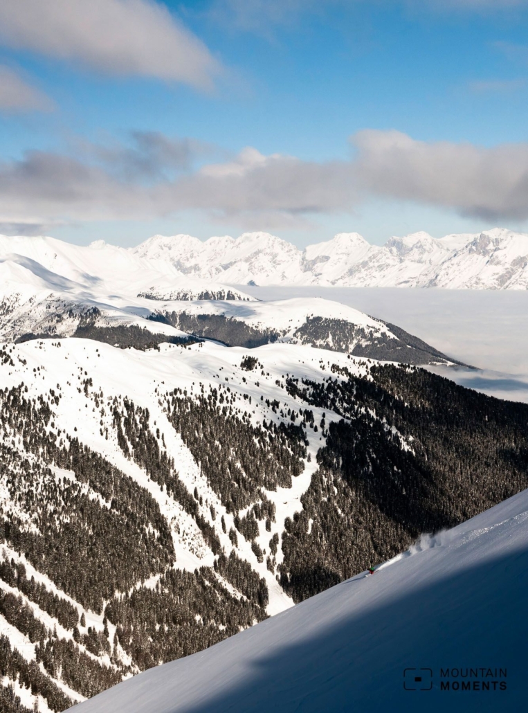 The highest/lowest points on this ski tour are 2659m/960m. Do you have experience with snow photography? Mountain Moments has a lot of tips and tricks for you so you could make the most of this trip