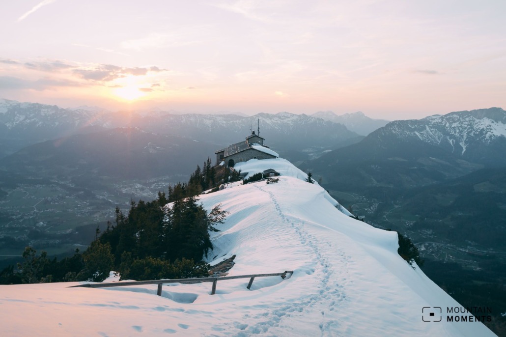 Mountain Moments will show less experienced photographers tips while facing sites like these, for example, what to do with white balance, shutter speed, ISO, and aperture.