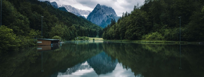4 Seasons of Lake Riessersee! Hiking Trail for Families and Photographers