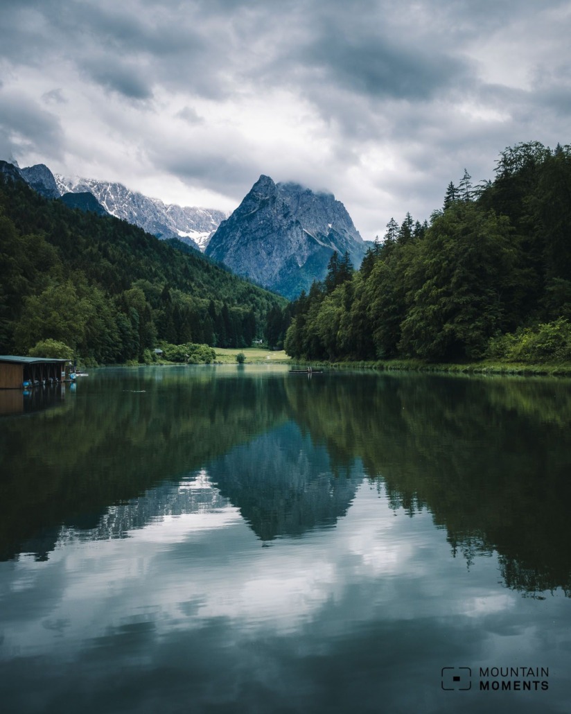 Photos of the traditional hay barns and cozy alpine pastures complete the photo collection of this hiking day.